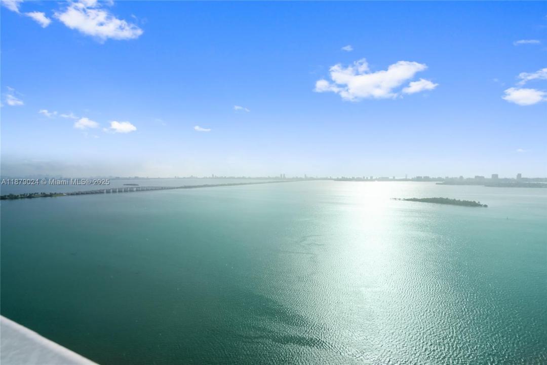 700 NE 24th ST 2402, Miami, 佛罗里达州 33137, 美国