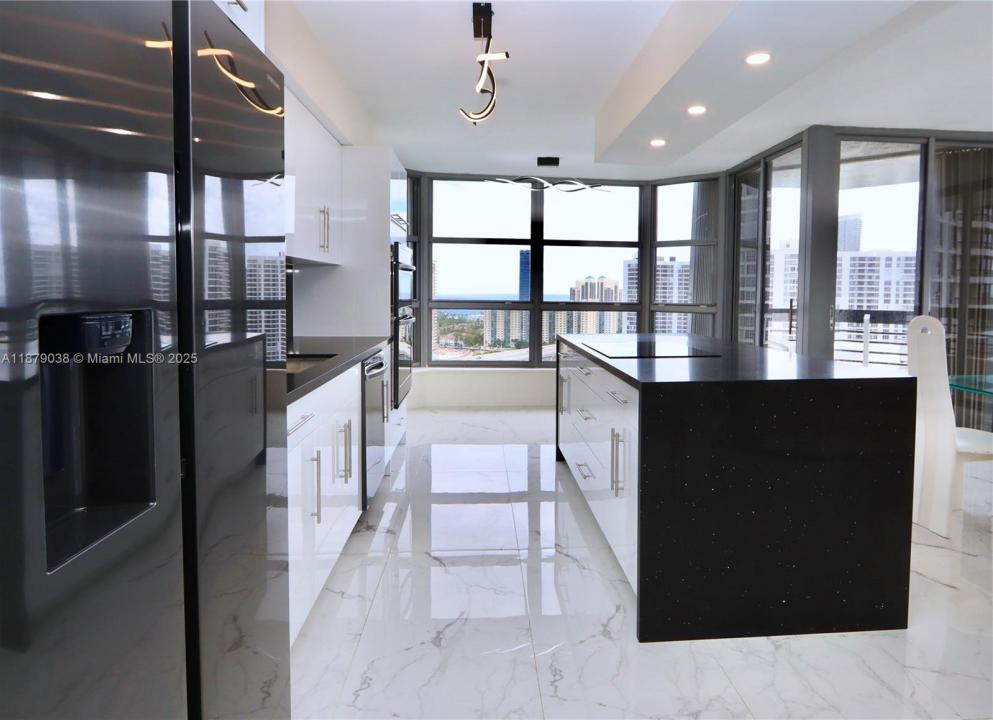 3530 Mystic Pointe Dr 2510, Aventura, פלורידה 33180, ארצות הברית של אמריקה 