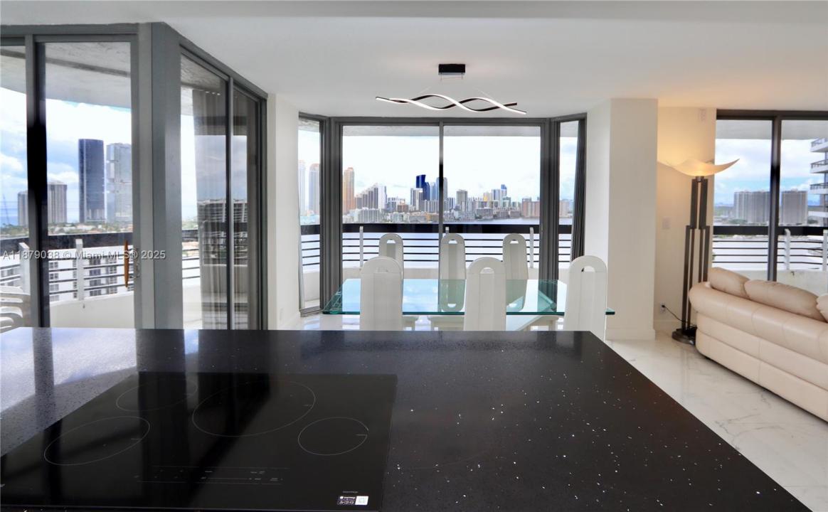 3530 Mystic Pointe Dr 2510, Aventura, פלורידה 33180, ארצות הברית של אמריקה 