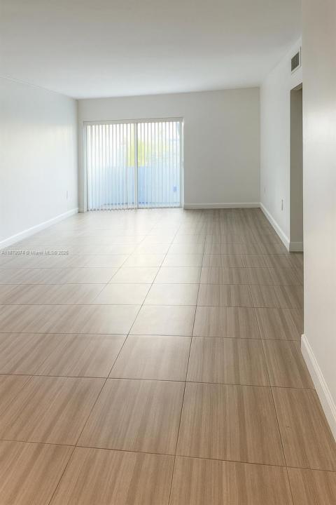 400 Kings Point Dr 224, Sunny Isles Beach, Флорида 33160, Соединенные Штаты
