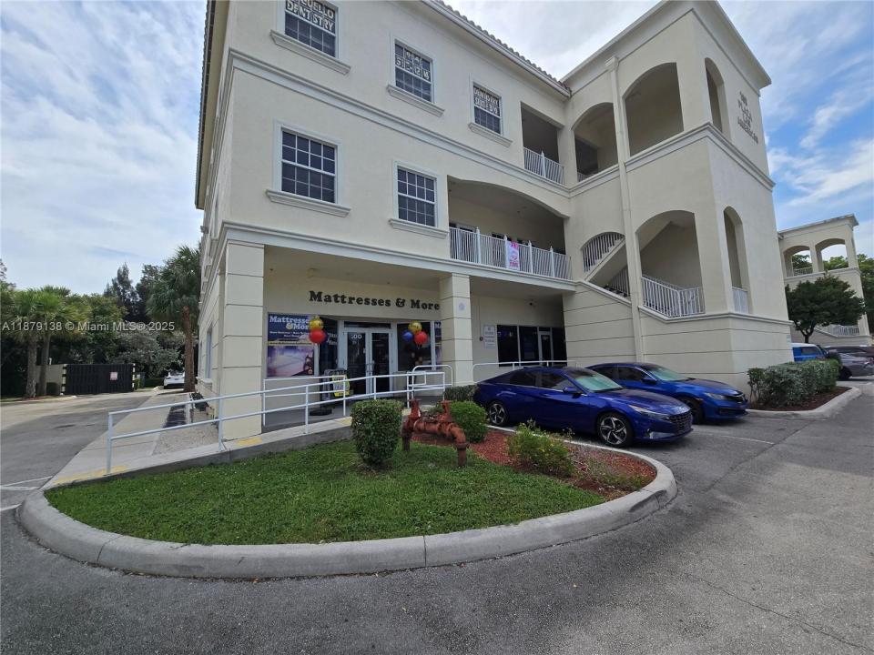 100 N State Road 7 100-101-102, Margate, Florida 33063, Estados Unidos