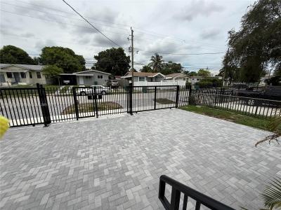 1256 NE 110th Ter 2, Miami, Florida 33161, USA