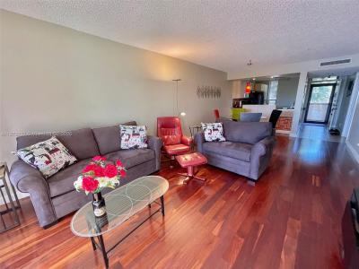 5831 Coral Lake Dr 307, Margate, Florida 33063, USA