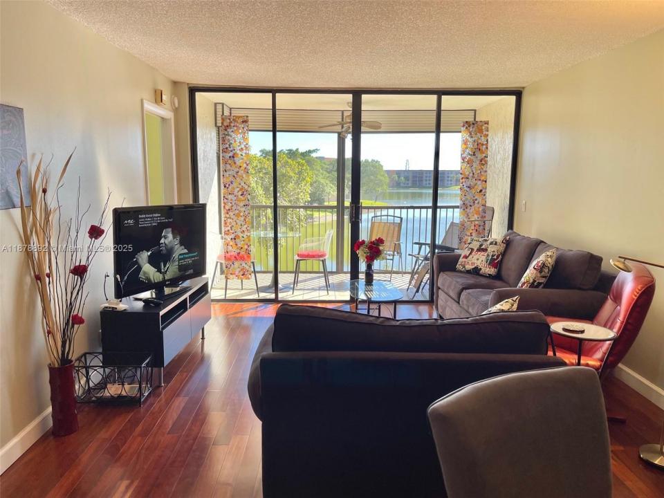 5831 Coral Lake Dr 307, Margate, Florida 33063, Stati Uniti