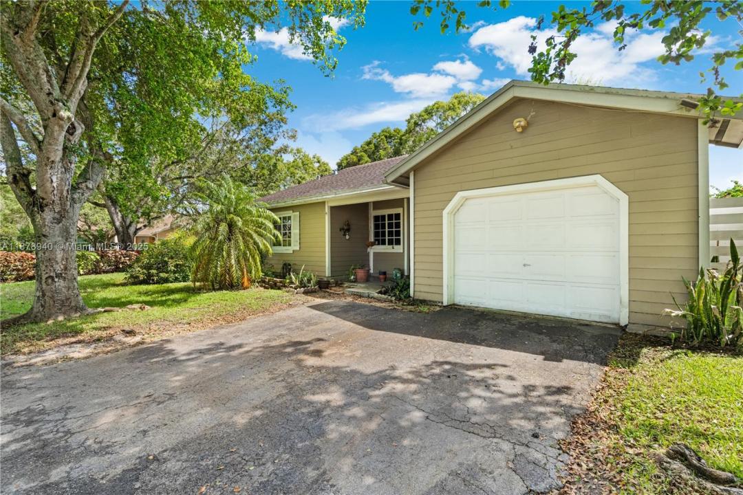 15025 SW 141st Ct, Miami, Florida 33186