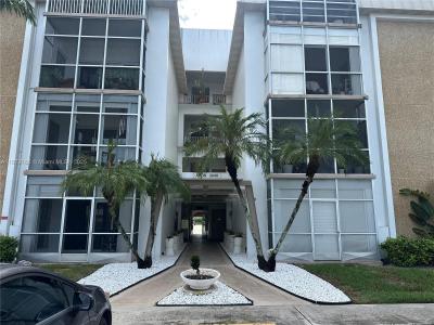3040 NE 16th Ave 206, Oakland Park, Florida 33334, USA