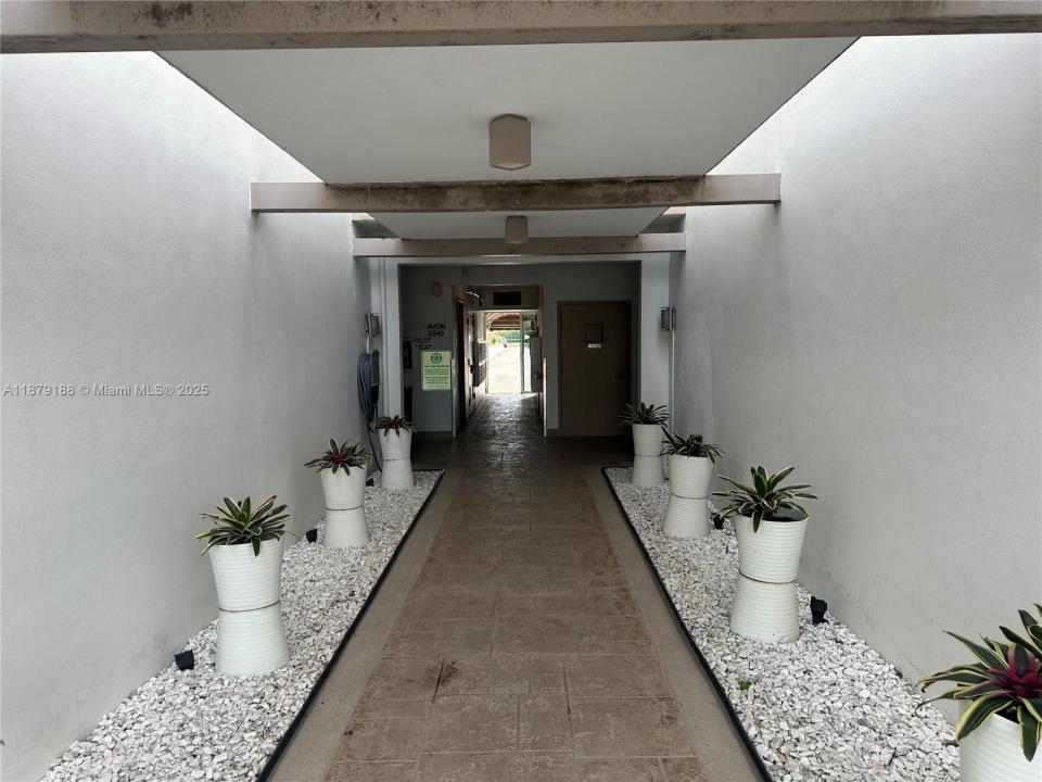 3040 NE 16th Ave 206, Oakland Park, フロリダ 33334, アメリカ合衆国