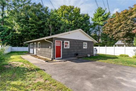 17 Paige Drive, Coventry, Rhode Island 02816, USA