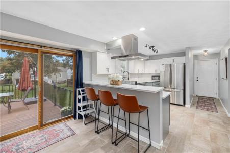 5 Cyr Court, West Warwick, רוד איילנד 02893, ארצות הברית של אמריקה 