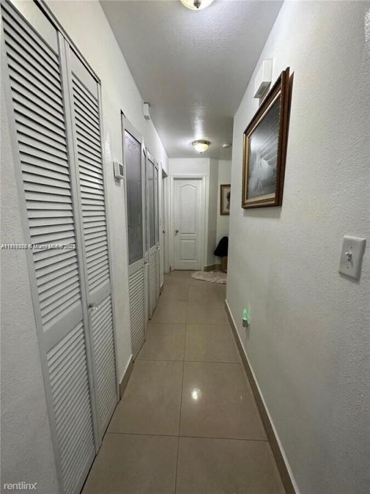 17652 NW 76th Ct, Hialeah, Flórida 33015, Estados Unidos