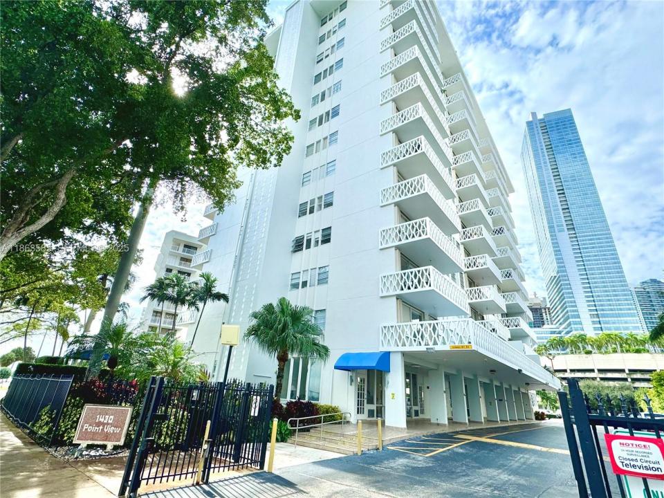 1430 Brickell Bay Dr 301, Miami, Florida 33131