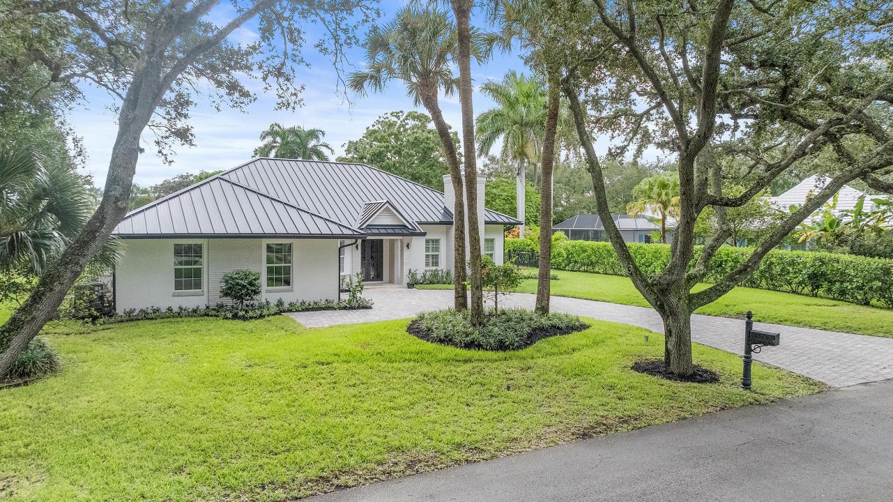 18433 SE Heritage Drive, Tequesta, Florida 33469