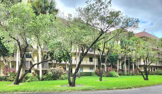 3301 NW 47th Terrace 403, Lauderdale Lakes, Florida 33319