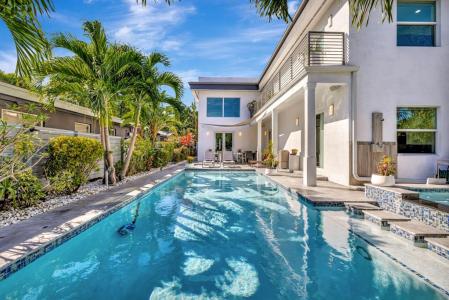 2502 NE 6th Ave, Wilton Manors, Florida 33305