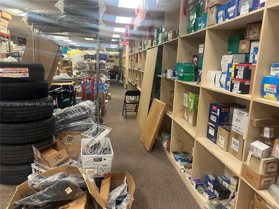 Lauderdale Lakes, Florida 33311