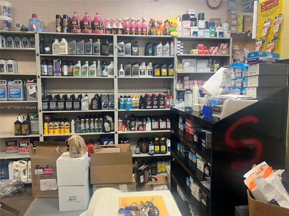 Lauderdale Lakes, Florida 33311