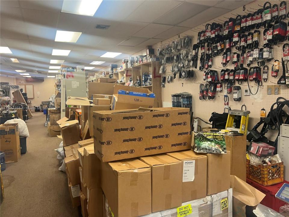 Lauderdale Lakes, Florida 33311