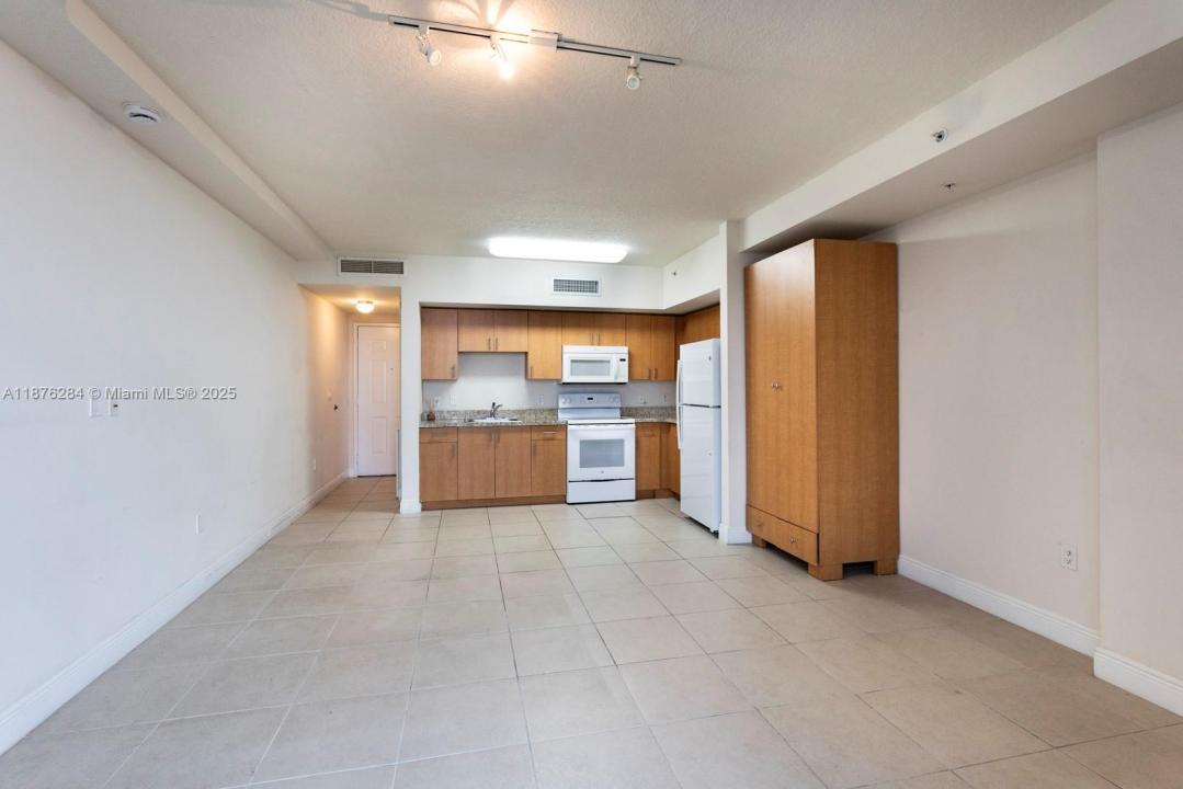 2350 SW 27th Ave 107, Miami, Florida 33145