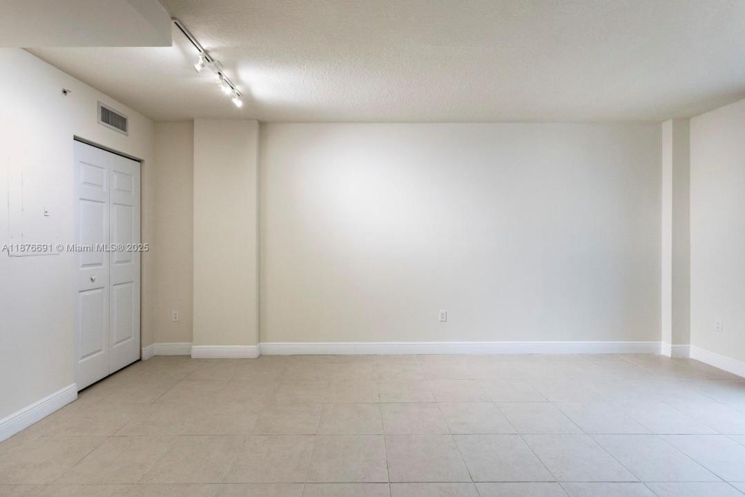 2350 SW 27th Ave 108, Miami, Florida 33145