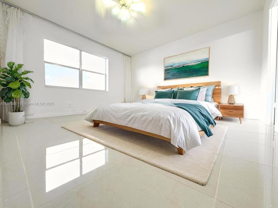 9900 Sunrise Lakes Blvd 102, Sunrise, 佛罗里达州 33322, 美国