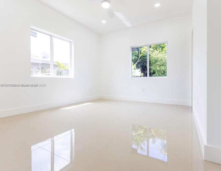 817 NW 7th Ave 1, Hallandale Beach, Florida 33009
