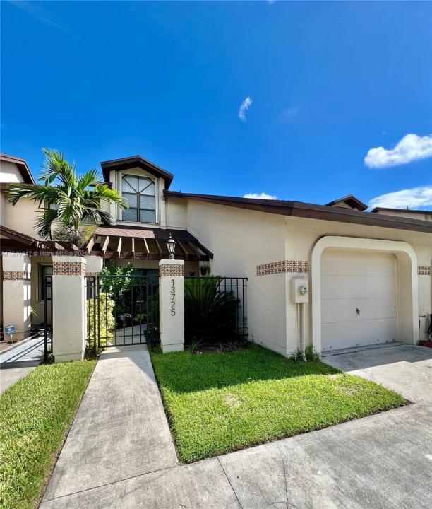 13725 SW 100th Ter, Miami, Florida 33186