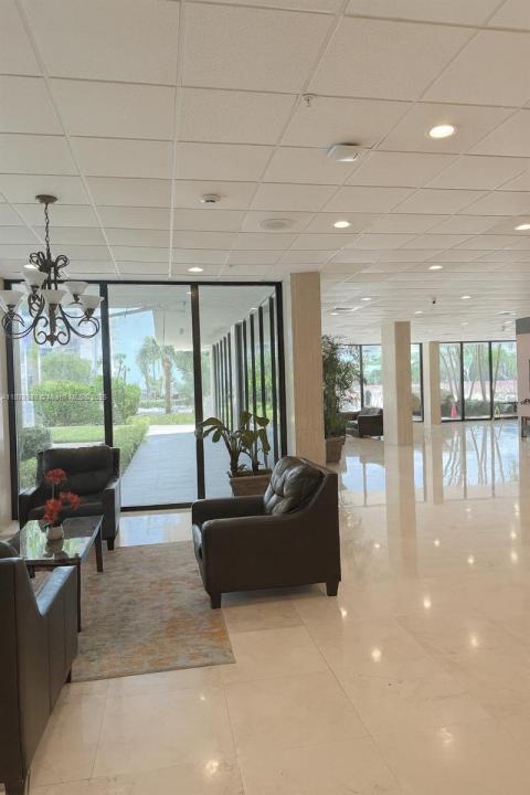 400 Kings Point Dr 224, Sunny Isles Beach, フロリダ 33160, アメリカ合衆国