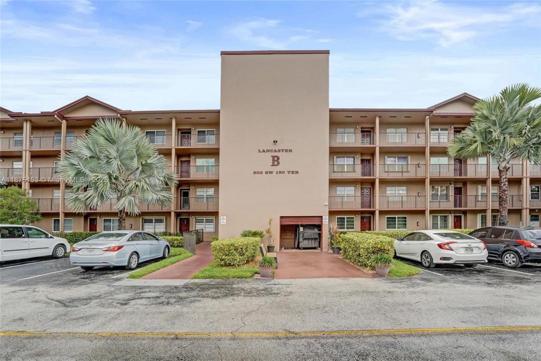 300 SW 130th Ter 110B, Pembroke Pines, פלורידה 33027, ארצות הברית של אמריקה 
