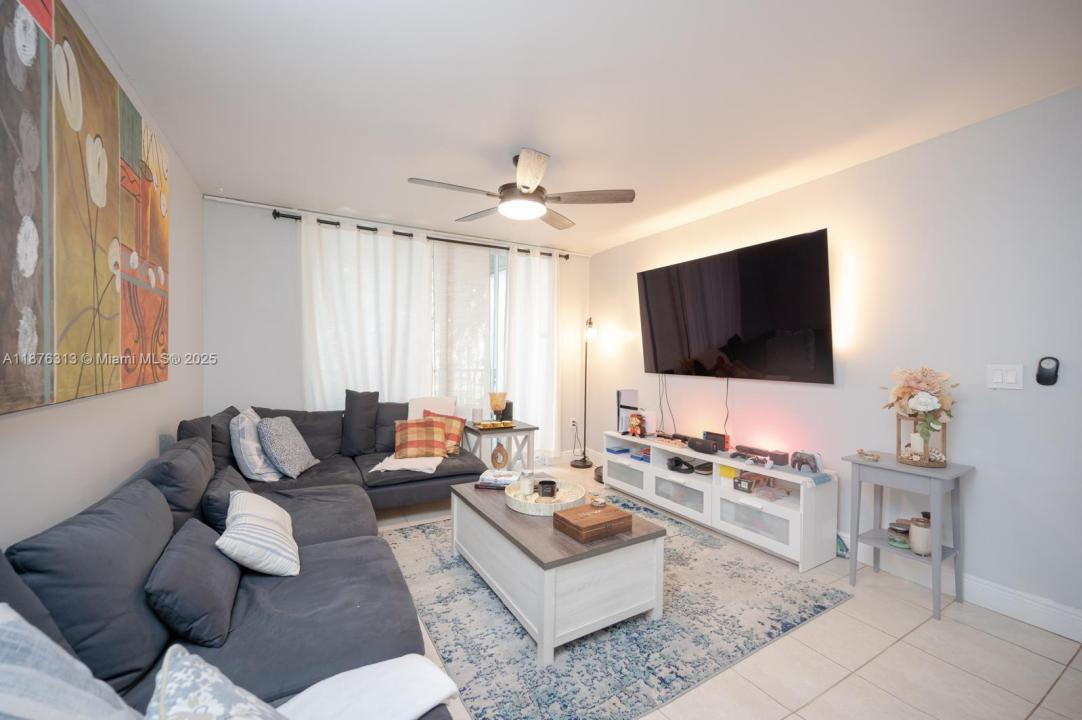 11133 SW 8th St 202, Pembroke Pines, Flórida 33025, Estados Unidos