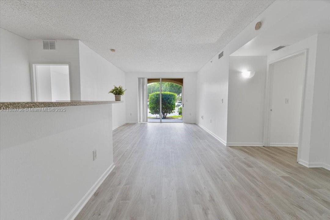 7910 N Nob Hill Rd 105, Tamarac, フロリダ 33321, アメリカ合衆国
