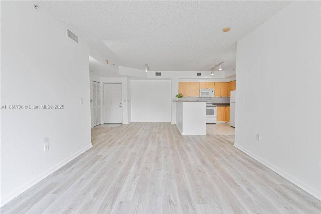 7910 N Nob Hill Rd 105, Tamarac, フロリダ 33321, アメリカ合衆国