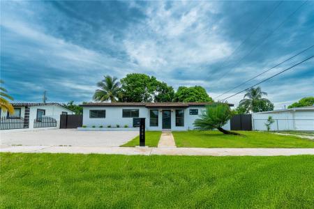 1301 NW 176th Ter, Miami Gardens, Florida 33169, USA