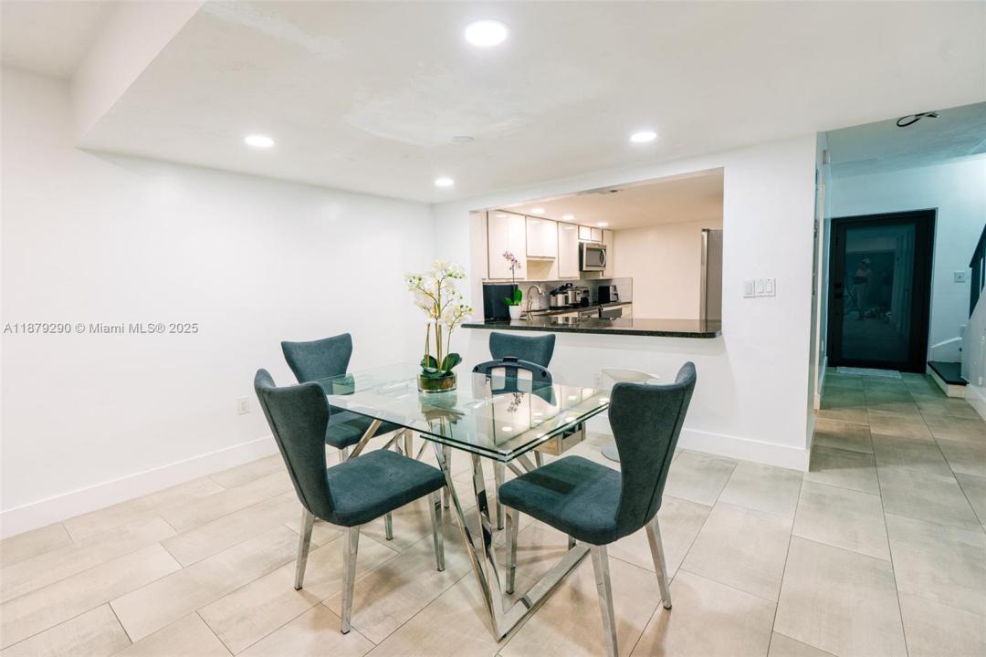 19230 Bobolink Dr, Hialeah, Florida 33015, Estados Unidos