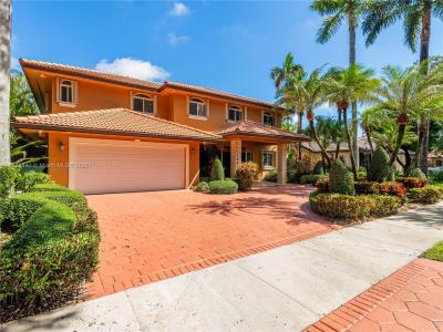 8311 NW 166th Ter, Miami Lakes, Floryda 33016, USA