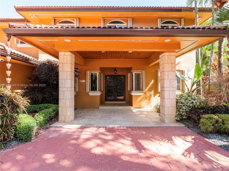 8311 NW 166th Ter, Miami Lakes, Flórida 33016, Estados Unidos