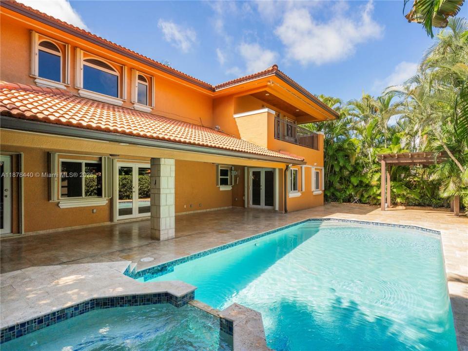 8311 NW 166th Ter, Miami Lakes, Flórida 33016, Estados Unidos