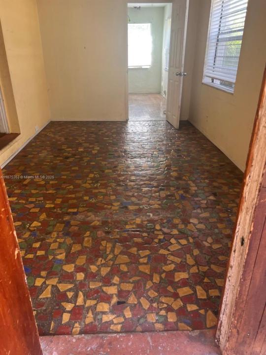 470 NE 130th St, North Miami, Florida 33161, USA