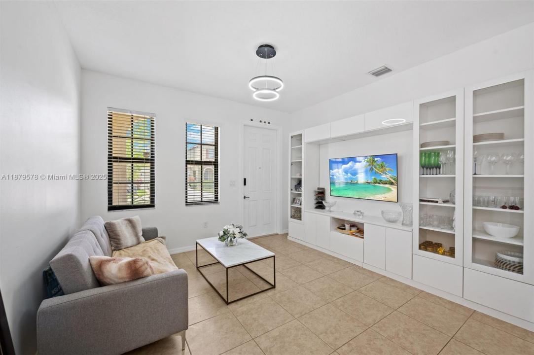 659 NE 191st St, Miami, Florida 33179, HOA KỲ