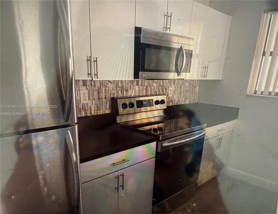 636 NW 114th Ave 102, Sweetwater, Floryda 33172, USA