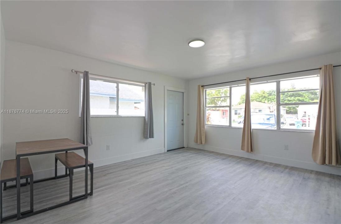 2126 NW 47th Ter A, Miami, Florida 33142, Amerika Birleşik Devletleri