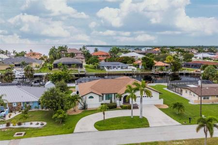 105 Sinclair St SE, Port Charlotte, Florida 33952, USA