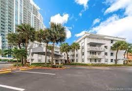 1913 S Ocean Dr 123, Hallandale Beach, Florida 33009, USA