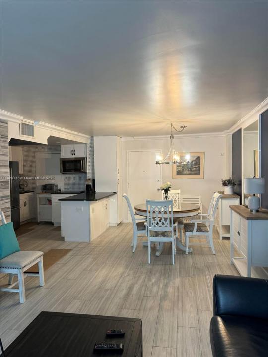 1913 S Ocean Dr 123, Hallandale Beach, フロリダ 33009, アメリカ合衆国
