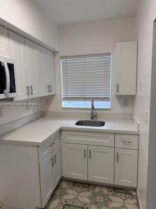 402 NW 84th Ter 402, Miami, Florida 33150, USA