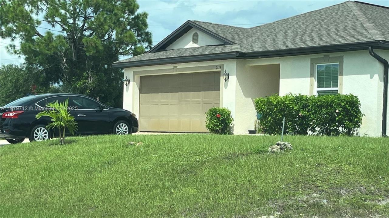 2115 NW 24 PLACE, Cape Coral, Floryda 33993, USA