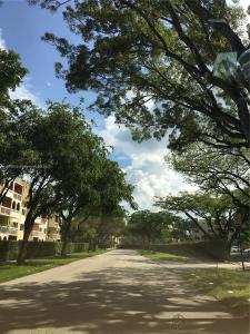 7815 camino real I202, Unincorporated Dade County, Florida 33143