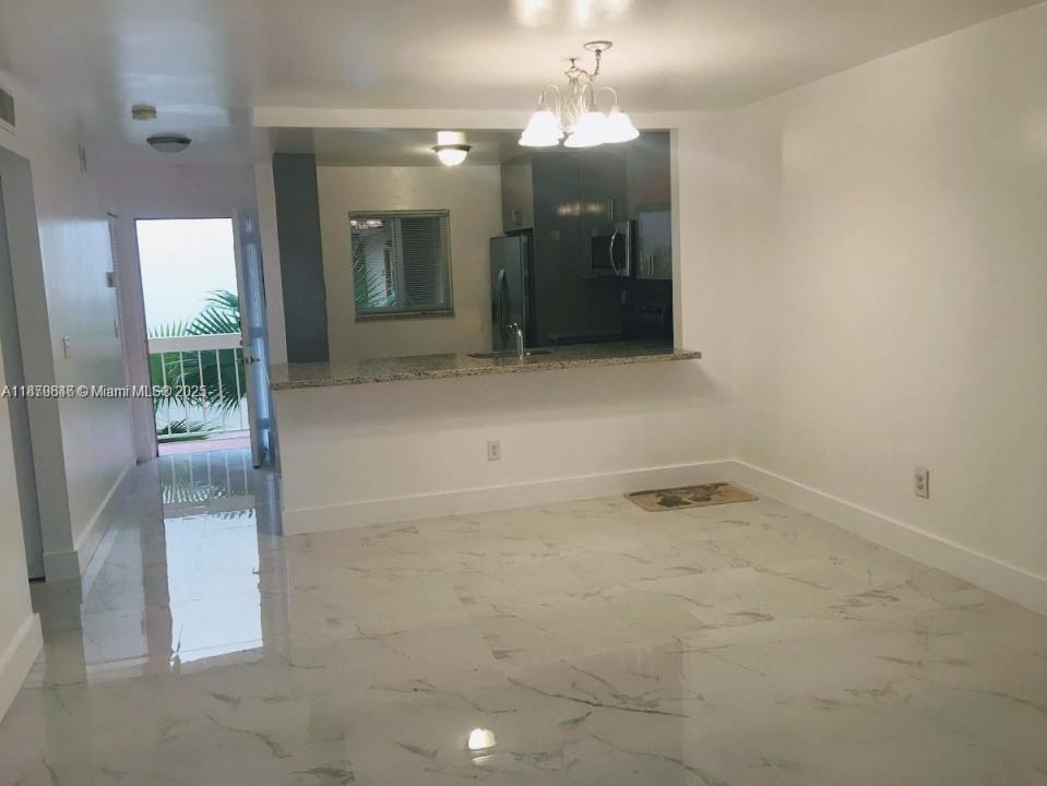 7815 camino real I202, Unincorporated Dade County, Florida 33143