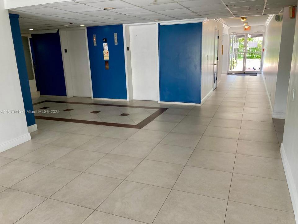 16450 NW 2nd Ave 401, Miami, Floryda 33169, USA