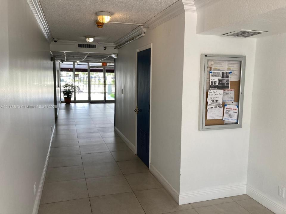 16450 NW 2nd Ave 401, Miami, Floryda 33169, USA