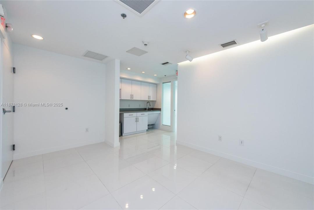 40 SW 13th Street 902, Miami, Florida 33130